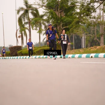 Runner Photo 7541800