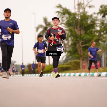 Runner Photo 7542000