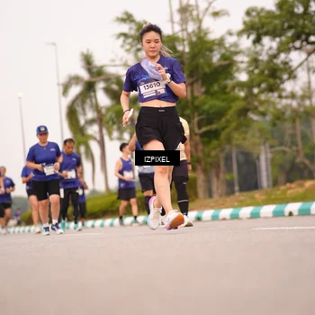 Runner Photo 7542040
