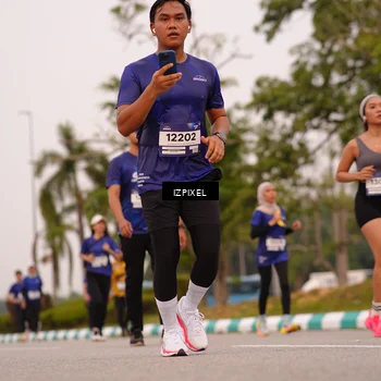 Runner Photo 7542253