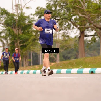 Runner Photo 7542554