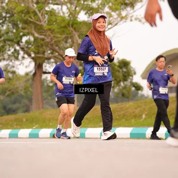 Runner Photo 7543001