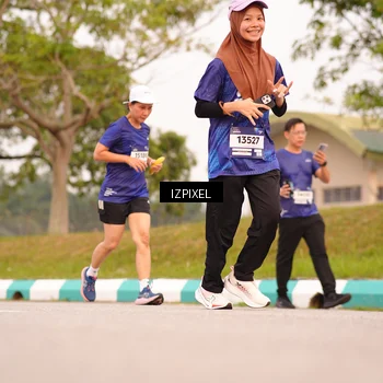 Runner Photo 7543005