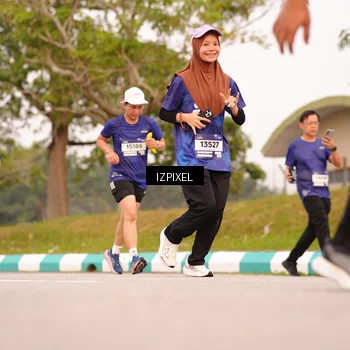 Runner Photo 7543009