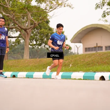 Runner Photo 7543079