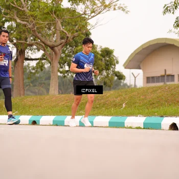 Runner Photo 7543081