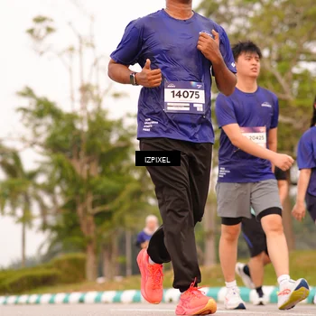 Runner Photo 7543225