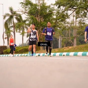 Runner Photo 7543290