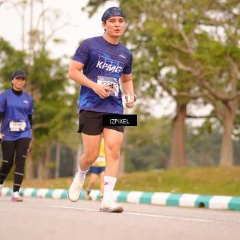 Runner Photo 7543503