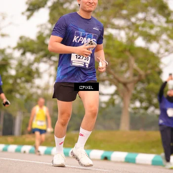 Runner Photo 7543505