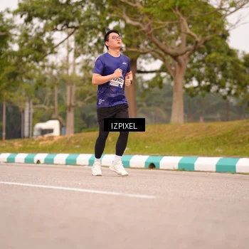 Runner Photo 7543616
