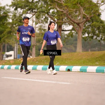 Runner Photo 7543642