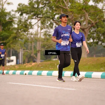Runner Photo 7543644