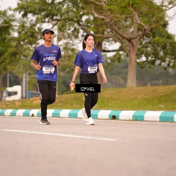 Runner Photo 7543647