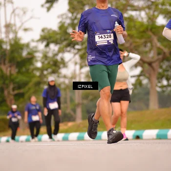 Runner Photo 7543669