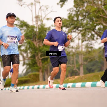 Runner Photo 7543700