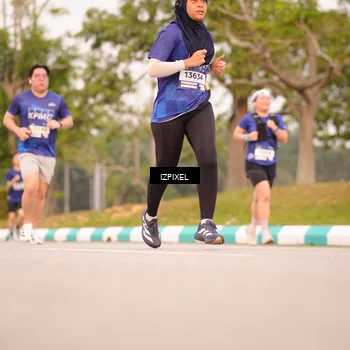 Runner Photo 7544010