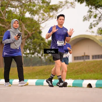 Runner Photo 7544464