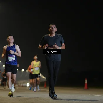 Runner Photo 7544899