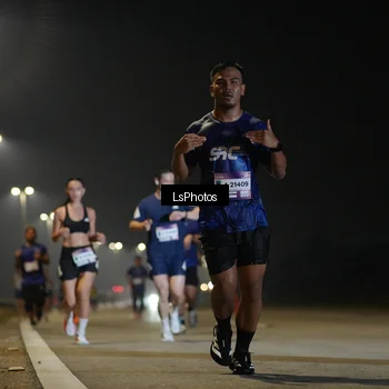Runner Photo 7545476