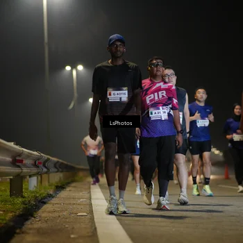 Runner Photo 7546980