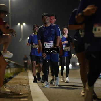 Runner Photo 7547692