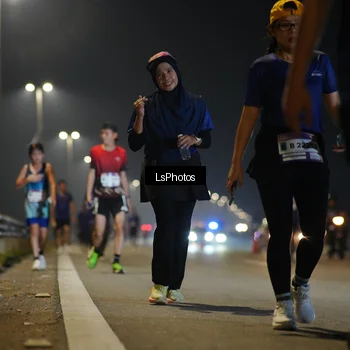 Runner Photo 7548005