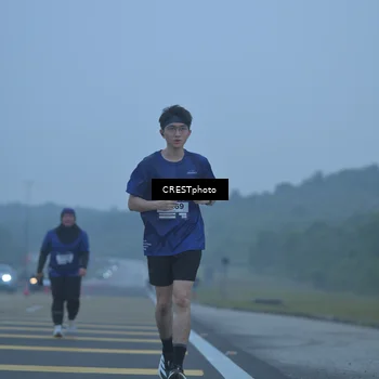 Runner Photo 7548039