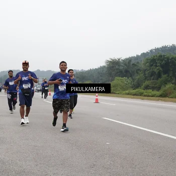 Runner Photo 7548051