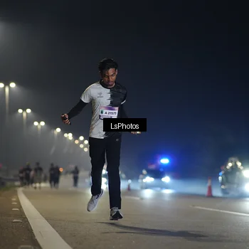 Runner Photo 7548088