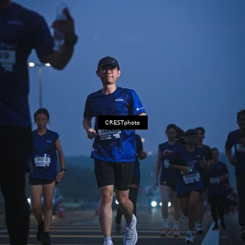Runner Photo 7550017