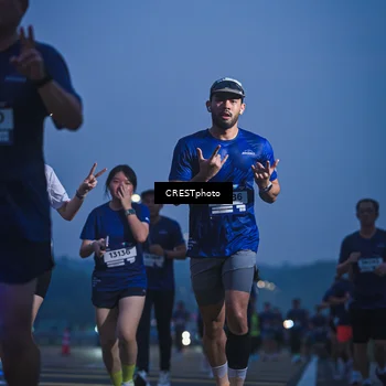 Runner Photo 7550103