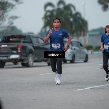 Runner Photo 7550173