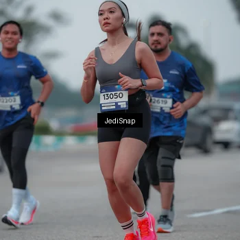 Runner Photo 7550182