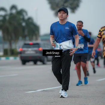 Runner Photo 7550252