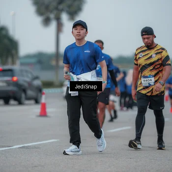Runner Photo 7550254