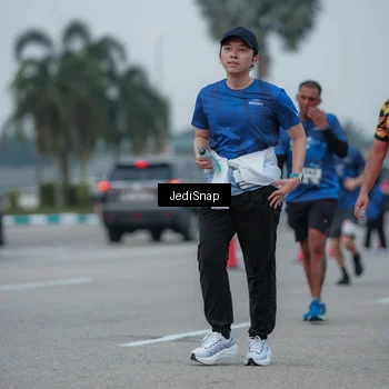Runner Photo 7550257