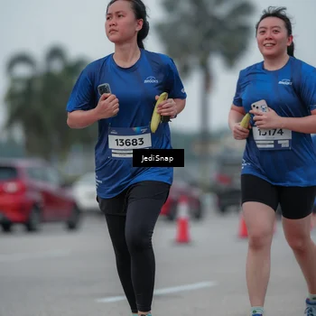 Runner Photo 7550304