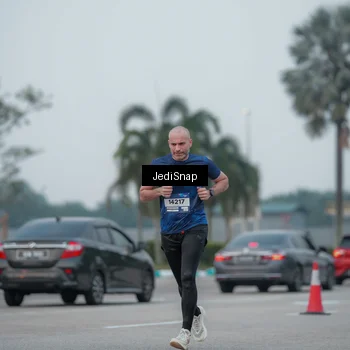 Runner Photo 7550332