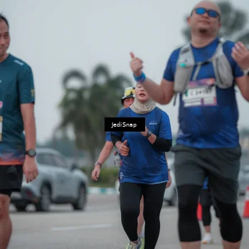 Runner Photo 7550405