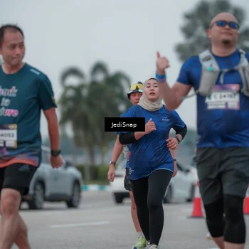 Runner Photo 7550417
