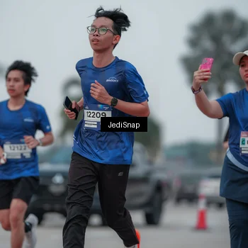 Runner Photo 7550433