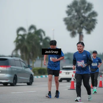 Runner Photo 7550436