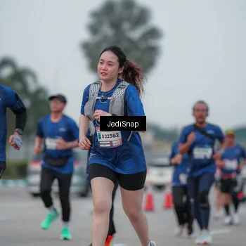 Runner Photo 7550445
