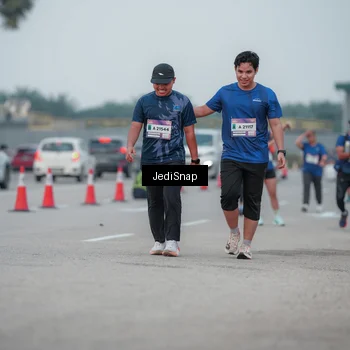 Runner Photo 7550577