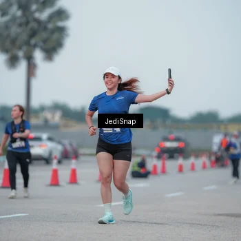Runner Photo 7550653