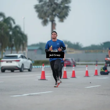 Runner Photo 7550660