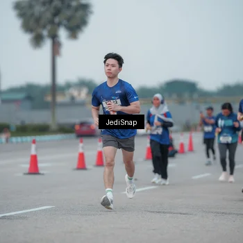 Runner Photo 7550677