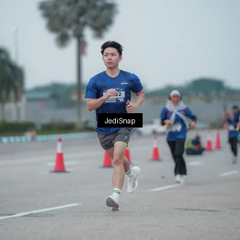 Runner Photo 7550682