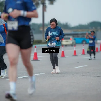Runner Photo 7550699